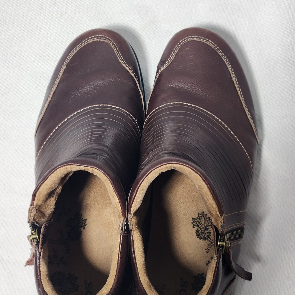 women's TAOS Habit brown Leather ankle Boots‎ size 11 side zip booties - Picture 8 of 9